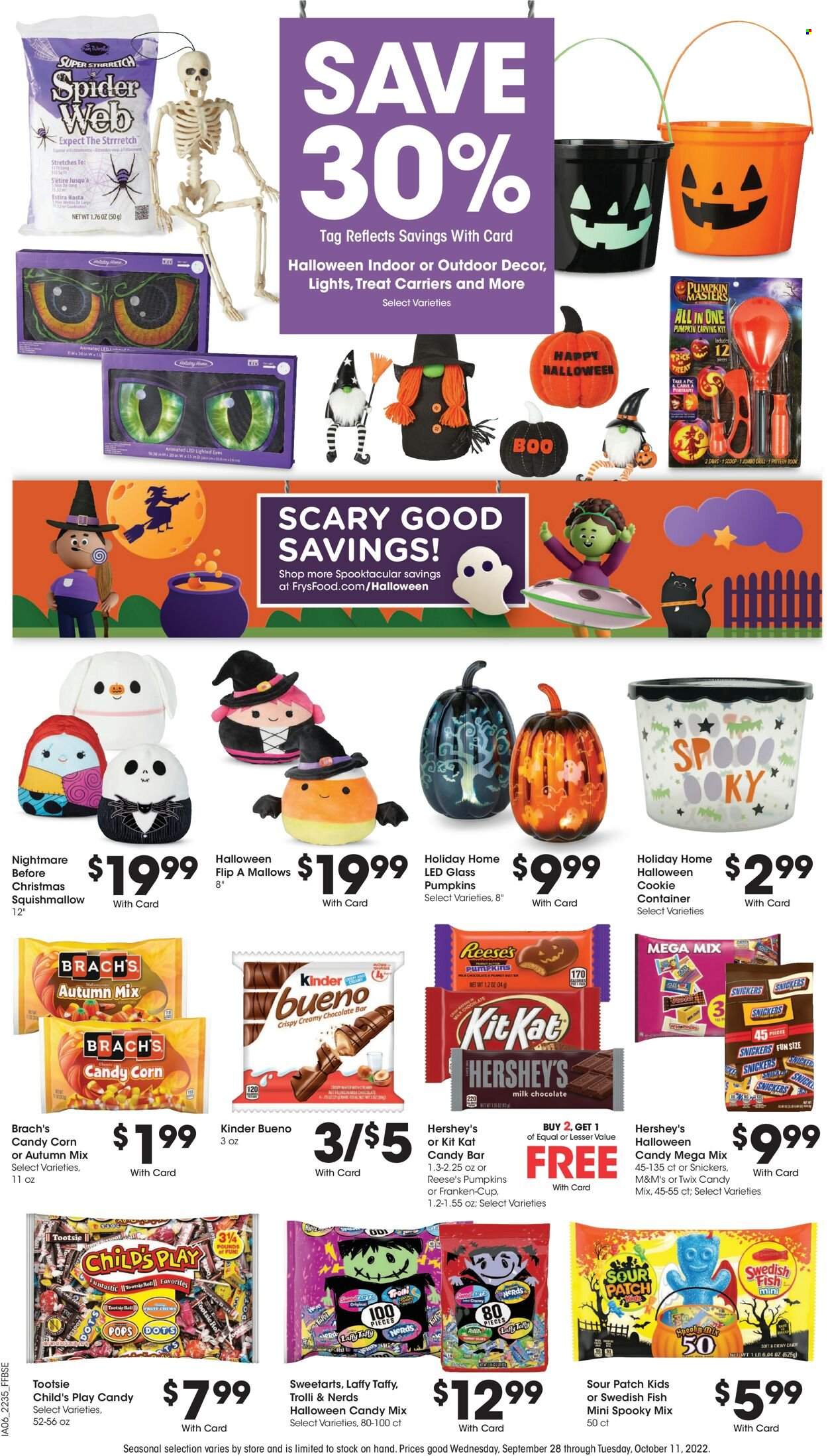 thumbnail - Fry’s Flyer - 09/28/2022 - 10/04/2022 - Sales products - corn, pumpkin, Reese's, Hershey's, marshmallows, milk chocolate, Trolli, Snickers, Twix, KitKat, M&M's, chewing gum, Kinder Bueno, Sour Patch, chocolate bar, peanut butter, cup, container, book. Page 10.